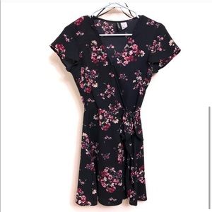 NWOT H&M Floral Wrap Dress - Can Ship ASAP
